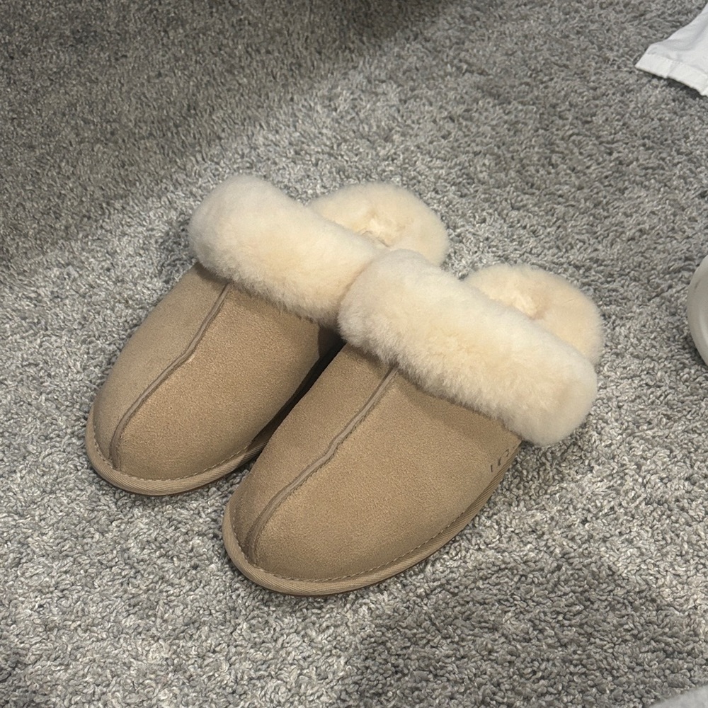 UGG Tan Shearling Women's Slippers